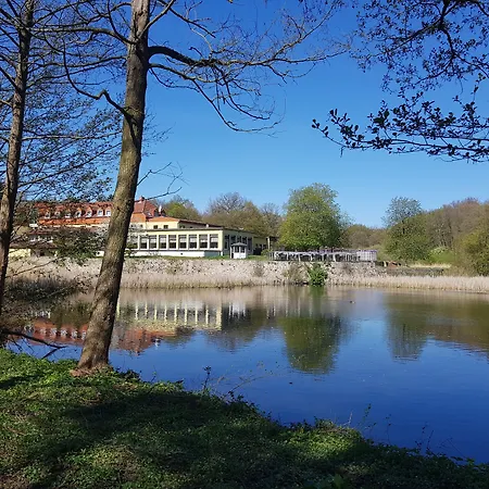 Hotel Der Quellenhof 3*