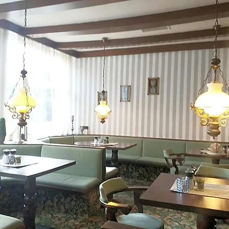 Hotel Der Quellenhof 3*